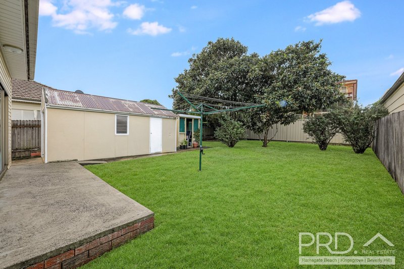 Photo - 104 Armitree Street, Kingsgrove NSW 2208 - Image 9