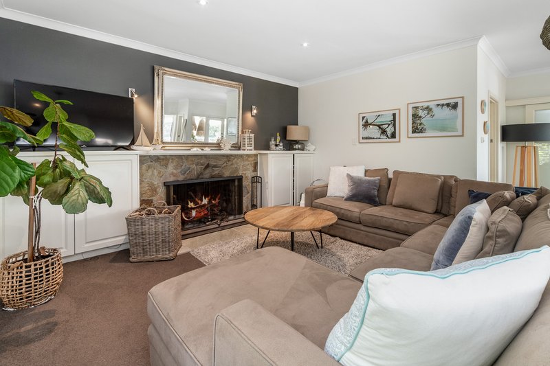 Photo - 104 Baden Powell Drive, Mount Eliza VIC 3930 - Image 8