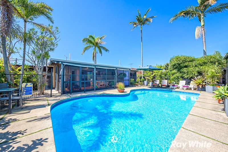 Photo - 104 Bellara Street, Bellara QLD 4507 - Image 2