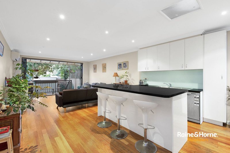 Photo - 104 Belmont Street, Alexandria NSW 2015 - Image 3