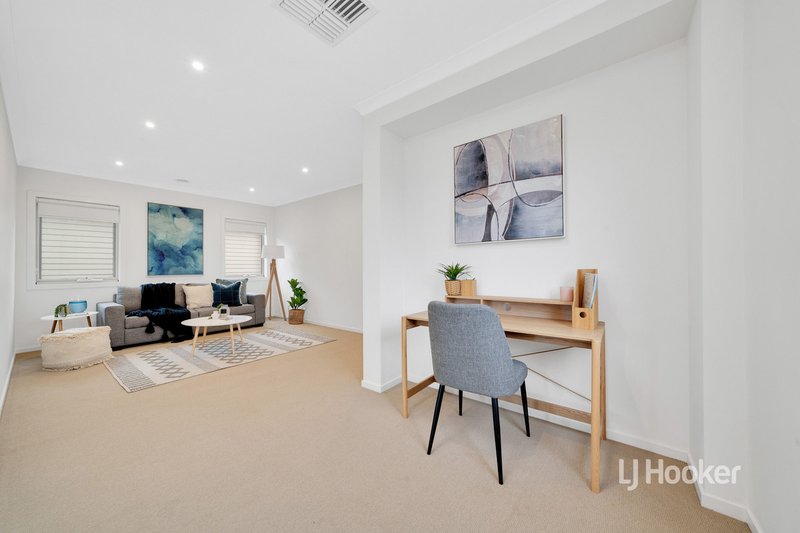 Photo - 104 Bondi Parade, Point Cook VIC 3030 - Image 8