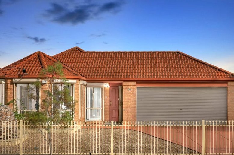 Photo - 104 Bridgewater Road, Craigieburn VIC 3064 - Image 3