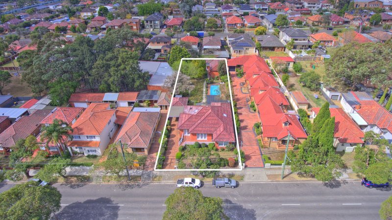 Photo - 104 Caroline St , Kingsgrove NSW 2208 - Image 15