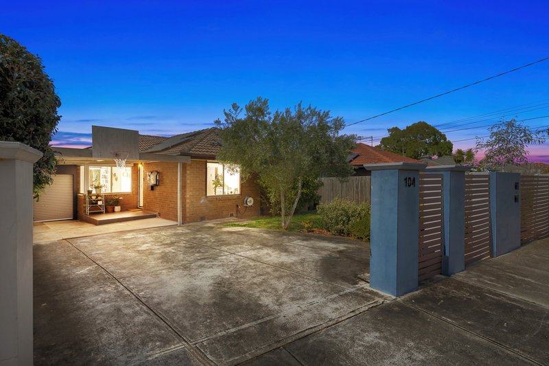 104 Casey Drive, Lalor VIC 3075