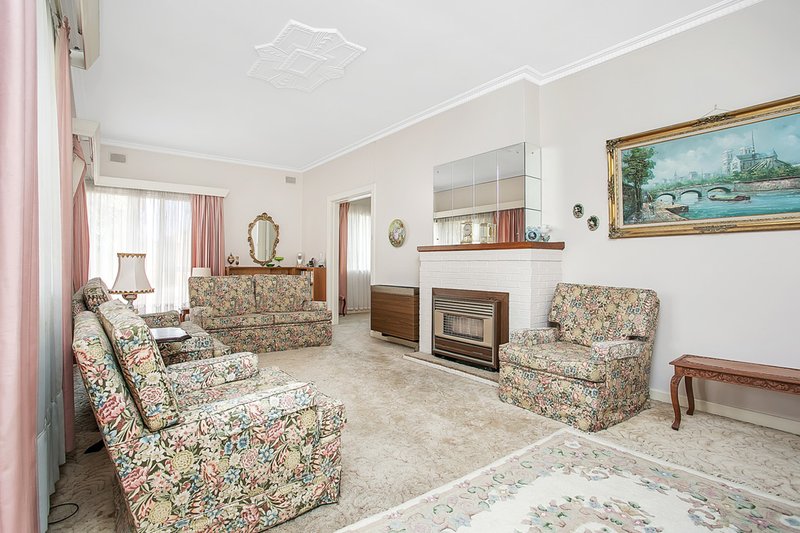 Photo - 104 Cliff Street, Glengowrie SA 5044 - Image 2