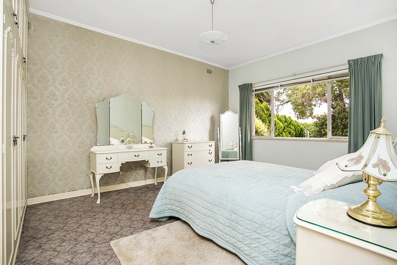 Photo - 104 Cliff Street, Glengowrie SA 5044 - Image 5