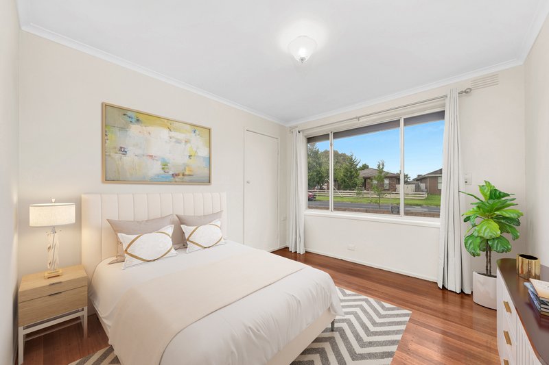 Photo - 104 Duffy Street, Epping VIC 3076 - Image 5