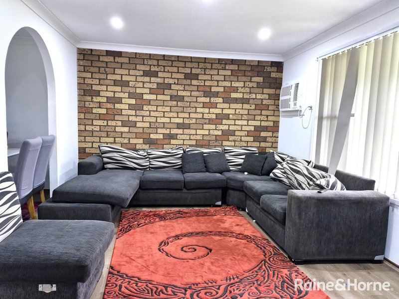 Photo - 104 Durham Street, Minto NSW 2566 - Image 2