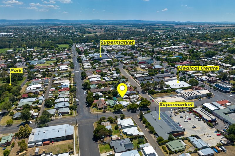 Photo - 104 Fitzroy Street, Cowra NSW 2794 - Image 2