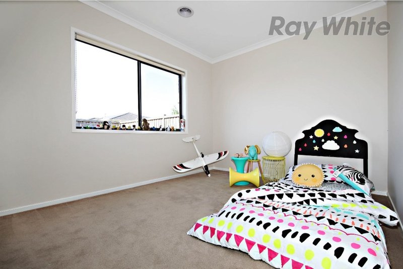 Photo - 104 Fongeo Drive, Point Cook VIC 3030 - Image 11