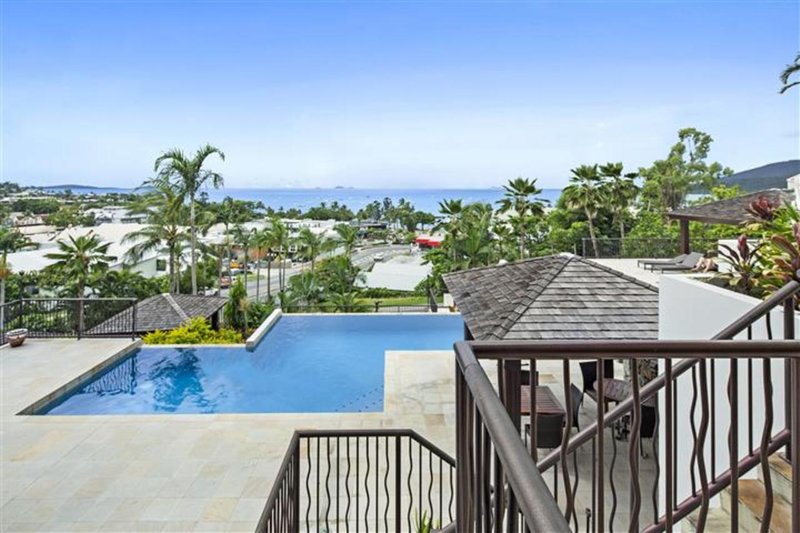 Photo - 10/4 Golden Orchid Drive, Airlie Beach QLD 4802 - Image 12