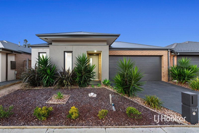 104 Grassbird Drive, Point Cook VIC 3030