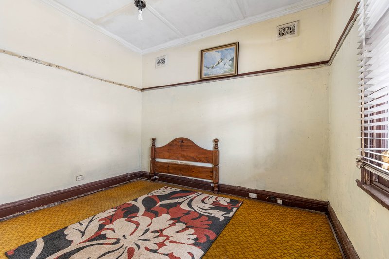 Photo - 104 Hillcrest Avenue, Hurstville Grove NSW 2220 - Image 5