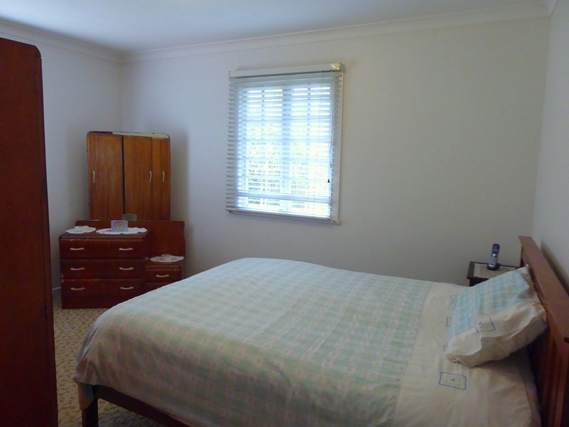 Photo - 104 King St , Woody Point QLD 4019 - Image 9