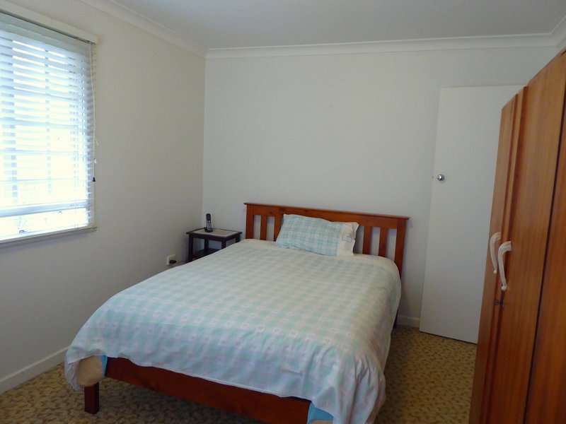 Photo - 104 King St , Woody Point QLD 4019 - Image 10