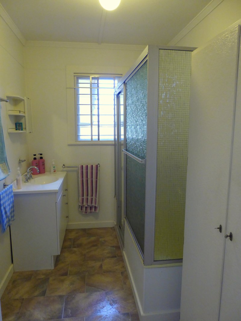 Photo - 104 King St , Woody Point QLD 4019 - Image 13