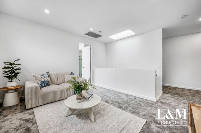 Photo - 104 Lincoln Drive, Keilor East VIC 3033 - Image 2