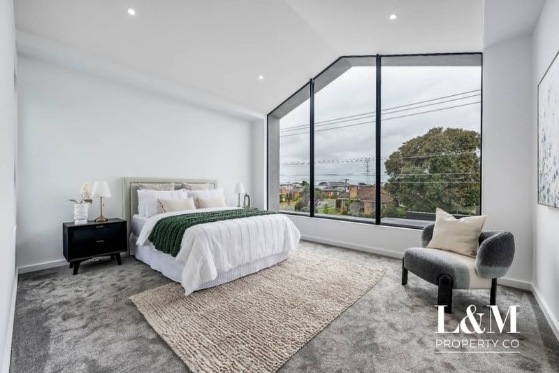 Photo - 104 Lincoln Drive, Keilor East VIC 3033 - Image 11