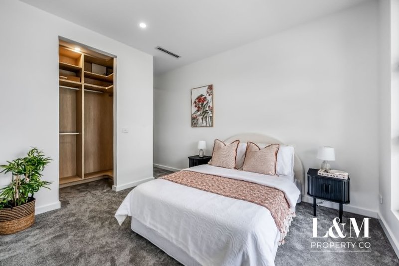 Photo - 104 Lincoln Drive, Keilor East VIC 3033 - Image 14