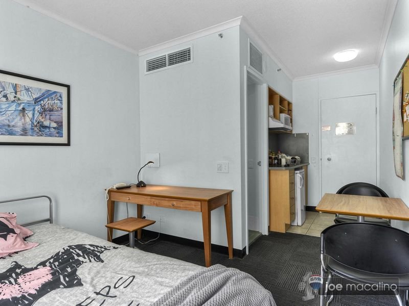 Photo - 104 Margaret St , Brisbane City QLD 4000 - Image 2