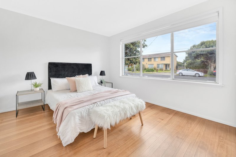 Photo - 104 Market Road, Werribee VIC 3030 - Image 5