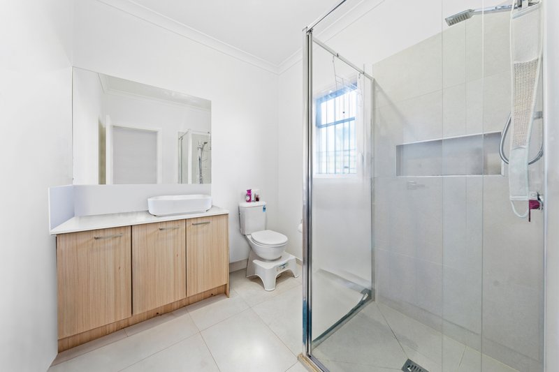 Photo - 104 Marriott Boulevard, Weir Views VIC 3338 - Image 11