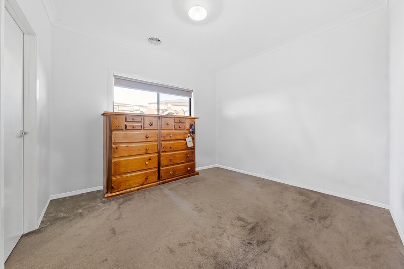 Photo - 104 Marriott Boulevard, Weir Views VIC 3338 - Image 13