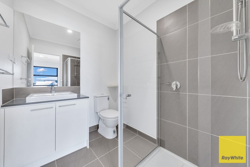 Photo - 104 Medallion Boulevard, Tarneit VIC 3029 - Image 6