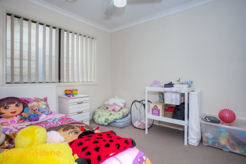 Photo - 104 Phillip Drive, Sunbury VIC 3429 - Image 4