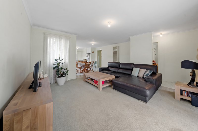 Photo - 104 Robinsons Road, Deer Park VIC 3023 - Image 5