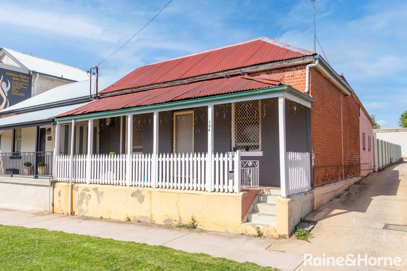 104 Russell Street, Bathurst NSW 2795