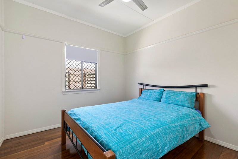 Photo - 104 Sandy Camp Road, Wynnum West QLD 4178 - Image 5