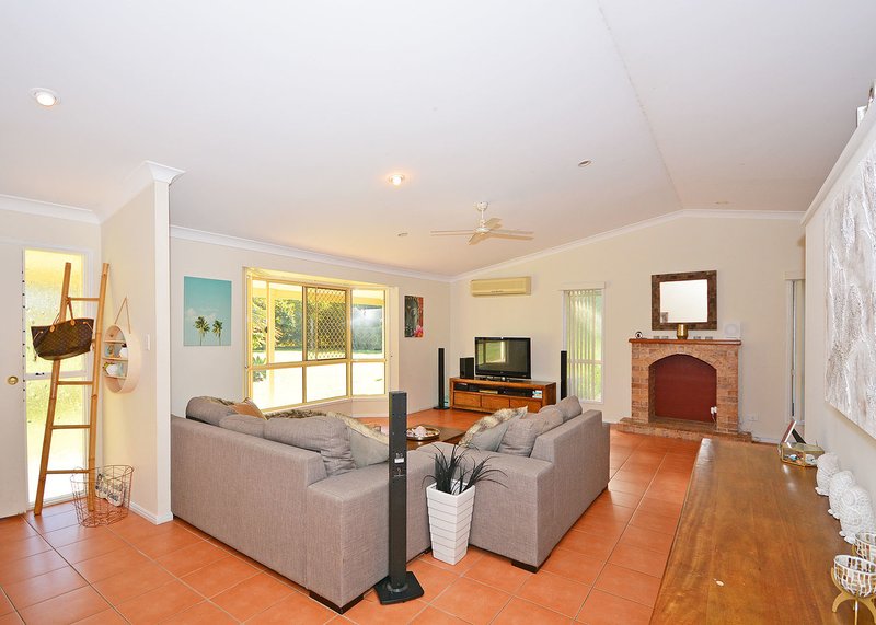 Photo - 104 Seaview Drive, Booral QLD 4655 - Image 5