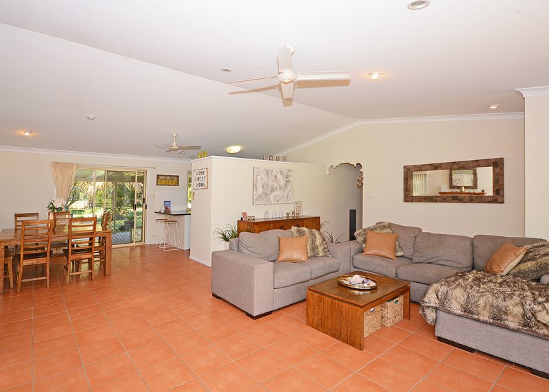 Photo - 104 Seaview Drive, Booral QLD 4655 - Image 7