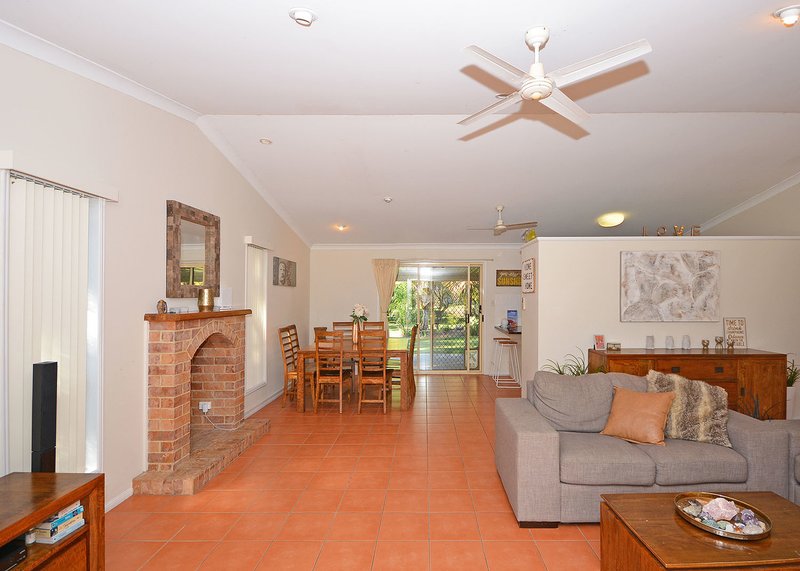 Photo - 104 Seaview Drive, Booral QLD 4655 - Image 11