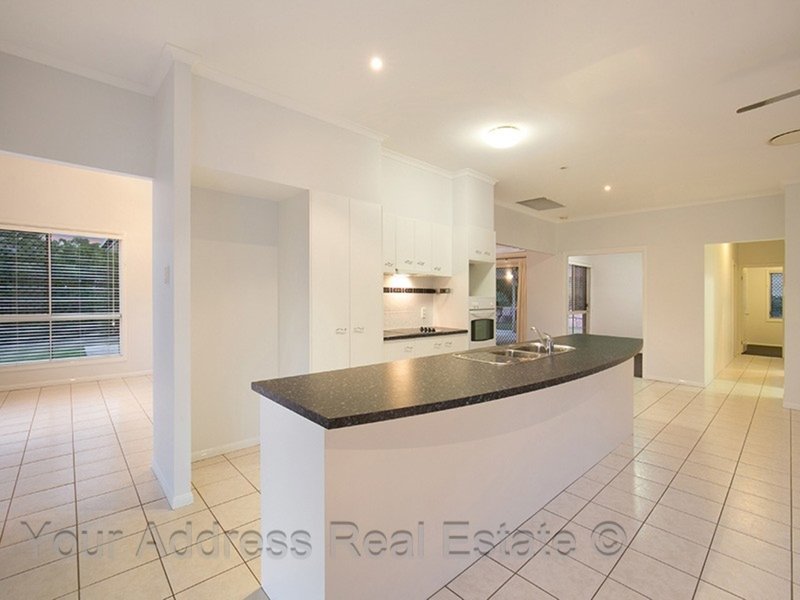 Photo - 104 Silvereye Crescent, Greenbank QLD 4124 - Image 5