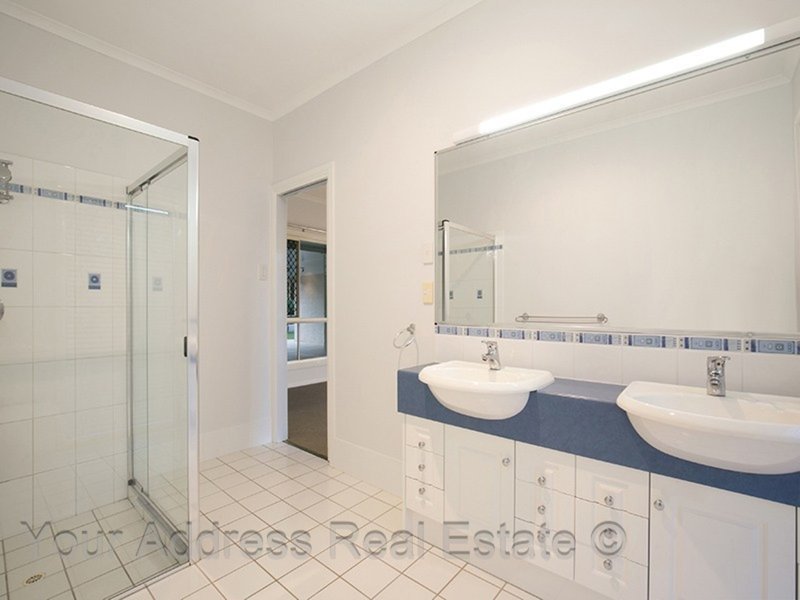 Photo - 104 Silvereye Crescent, Greenbank QLD 4124 - Image 9