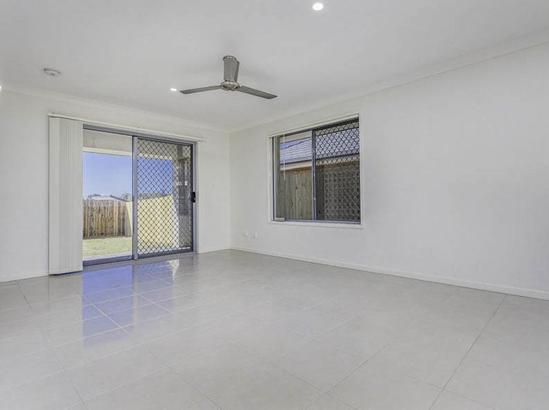 Photo - 104 Surround Street, Dakabin QLD 4503 - Image 3