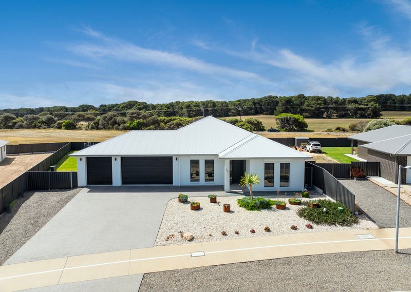 104 Victoria Parade, Hindmarsh Island SA 5214