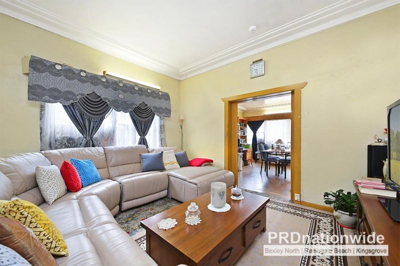 Photo - 104 Wardell Road, Earlwood NSW 2206 - Image 3