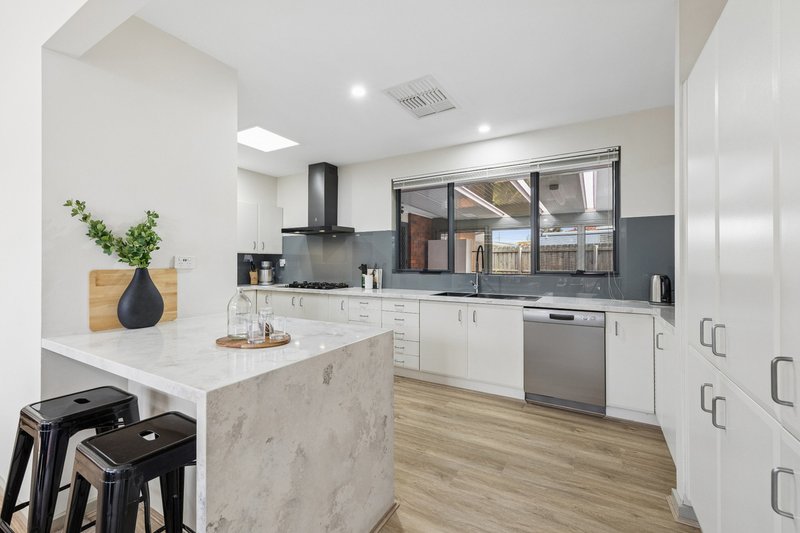 Photo - 104 Wattle Avenue, Werribee VIC 3030 - Image 5