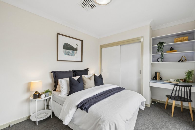 Photo - 104 Wattle Avenue, Werribee VIC 3030 - Image 16
