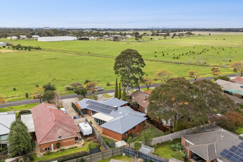 Photo - 104 Wattle Avenue, Werribee VIC 3030 - Image 29