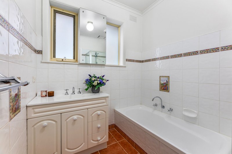 Photo - 104 Willow Bend, Bulleen VIC 3105 - Image 12