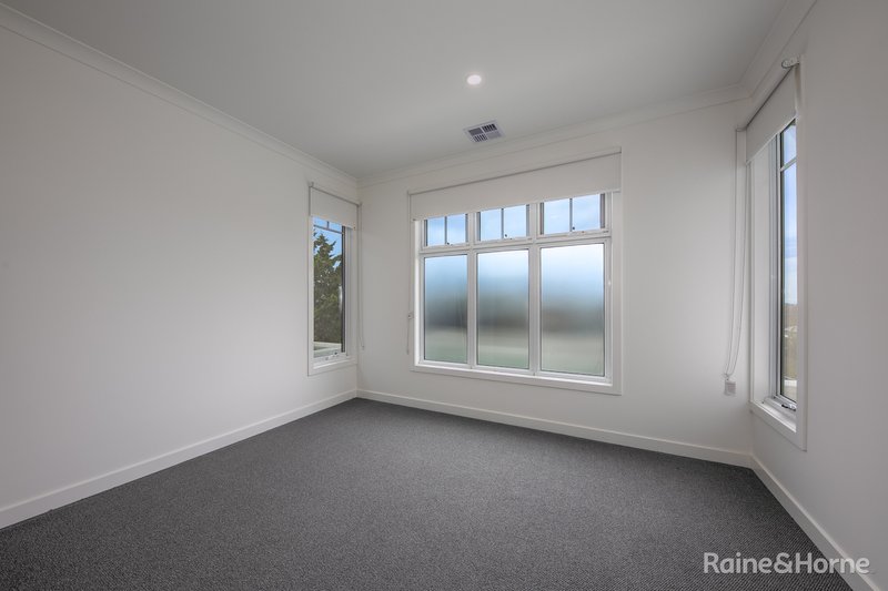 Photo - 10/40 Mitchells Lane, Sunbury VIC 3429 - Image 7