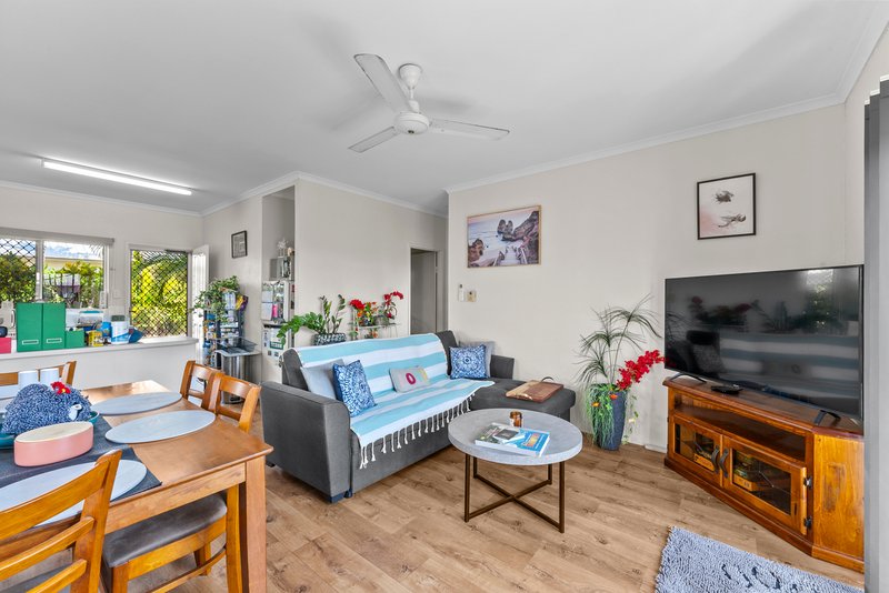 Photo - 10/401-409 Mccoombe Street, Mooroobool QLD 4870 - Image 5