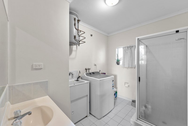 Photo - 10/401-409 Mccoombe Street, Mooroobool QLD 4870 - Image 6