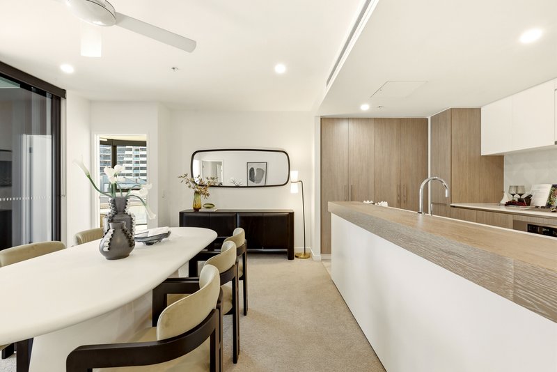 Photo - 10405/7 Wharf Street, Hamilton QLD 4007 - Image 1