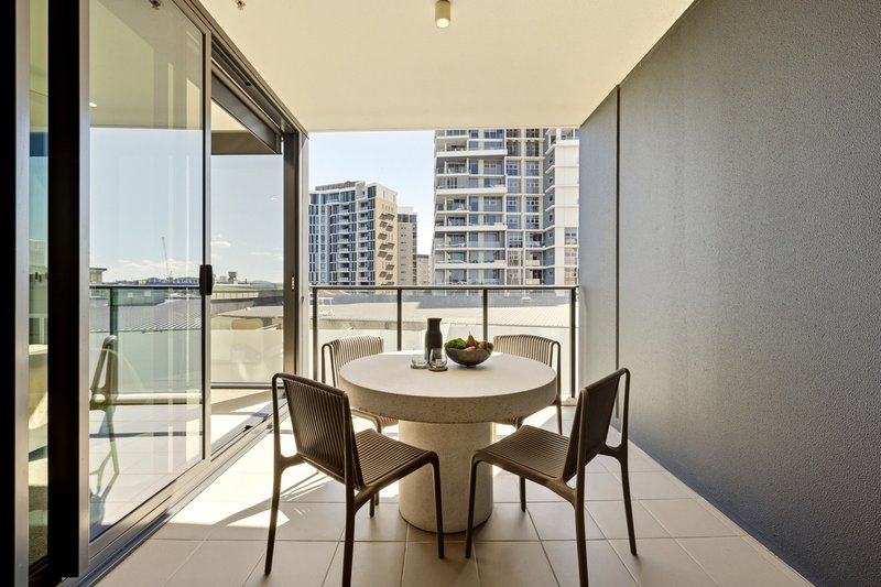 Photo - 10405/7 Wharf Street, Hamilton QLD 4007 - Image 3