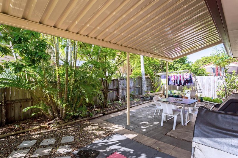 Photo - 104/125 Hansford Rd , Coombabah QLD 4216 - Image 2